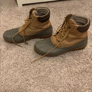 Duck boots